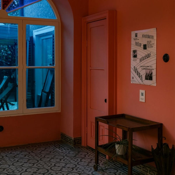 Zimmertür und Wand in selber Farbe selbt gemacht - Farbe Teracotta