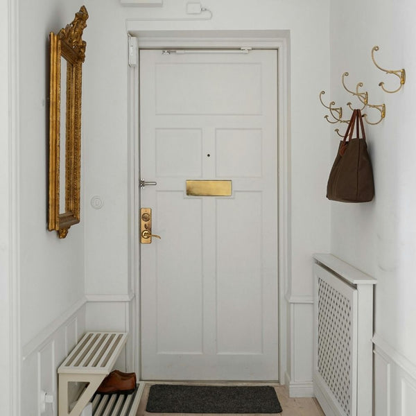 Eingangstür innen mit weißer Kreidefarbe